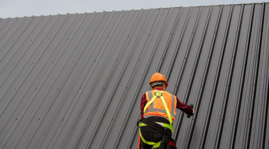 Professional Flat Roofing Installation in Melvin, IA